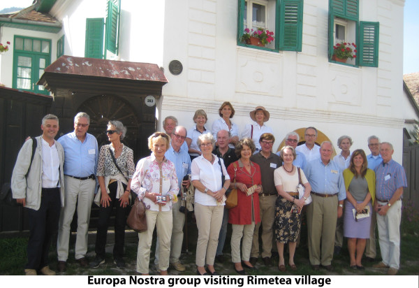 Europa-Nostra-group-visiting-Rimetea-village-e1453842860438