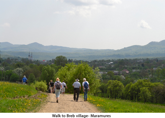 012-Walk-to-Breb-village-Maramures