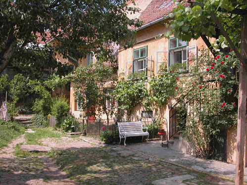 Sighisoara-a-inner-courtyard